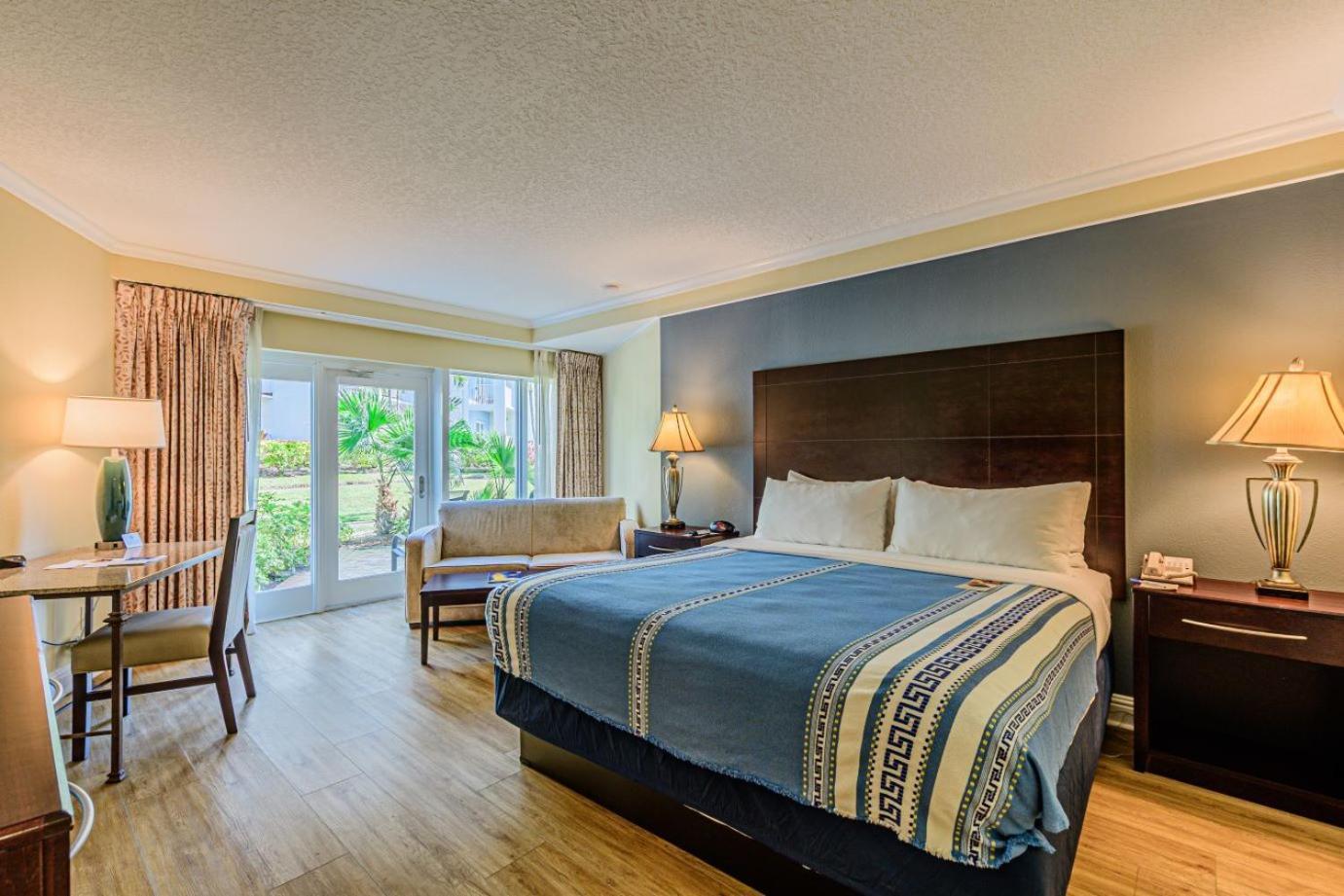 Deluxe King Room Balcony Bay View Non-Smoking