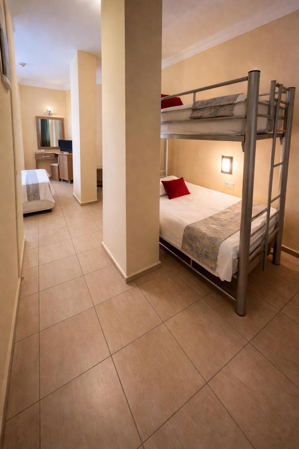 Chambre Quadruple avec Balcon