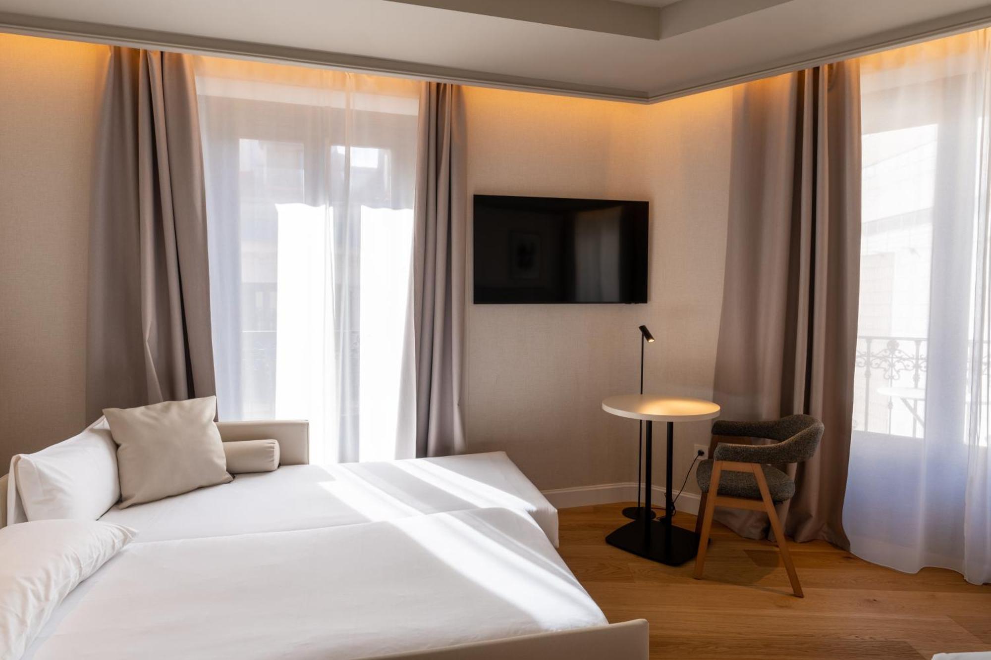 Deluxe Kamer met Kingsize Bed en Uitzicht over de Stad