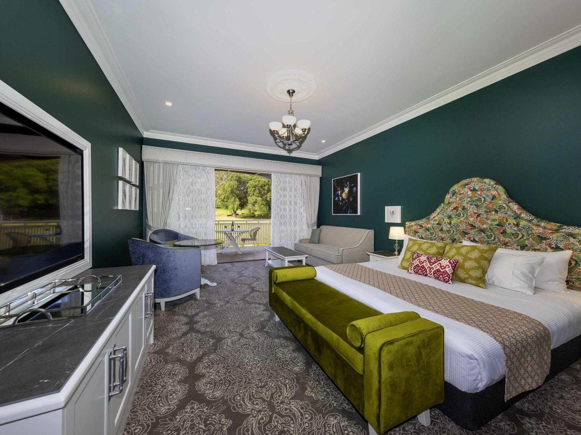 King Suite with Bath