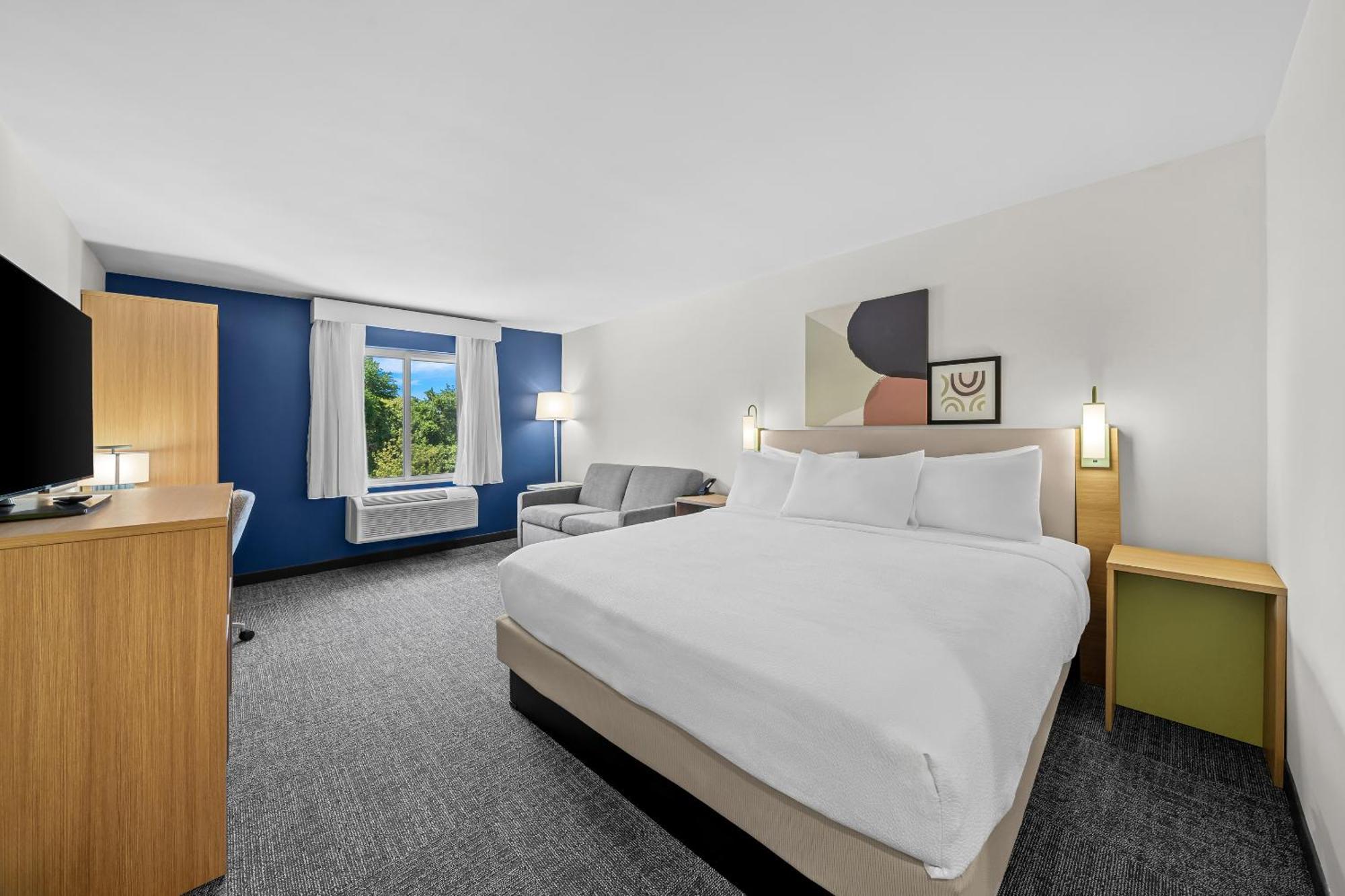King Room with Sofa Bed - Non-Smoking