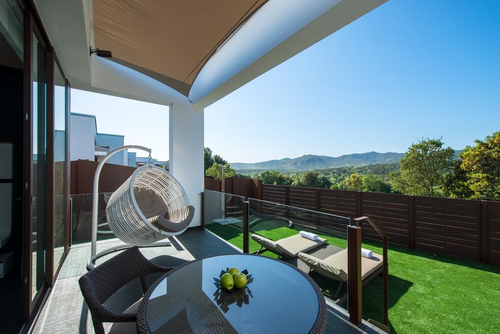 Suite with Private Pool and Private Garden