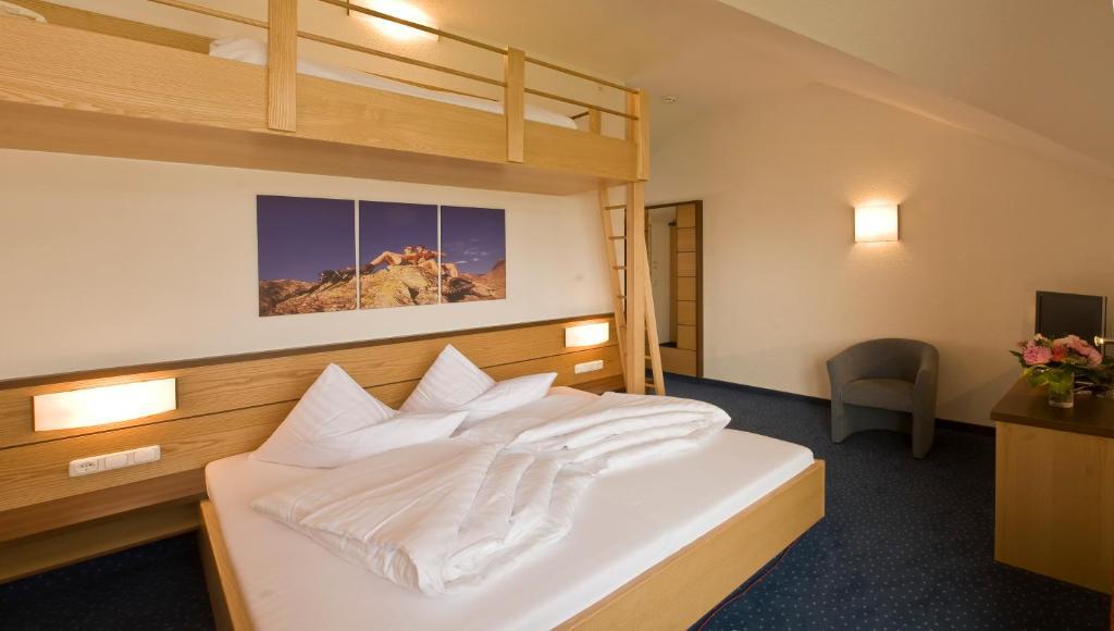 Standard Single Room,31593590:JPEG