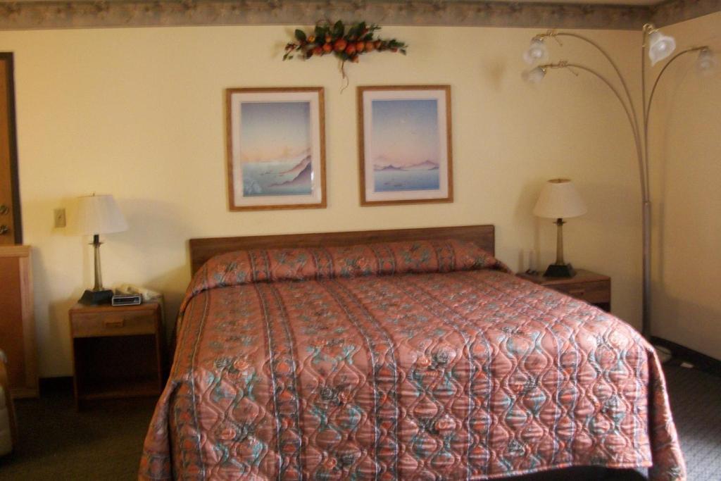 Deluxe King Suite