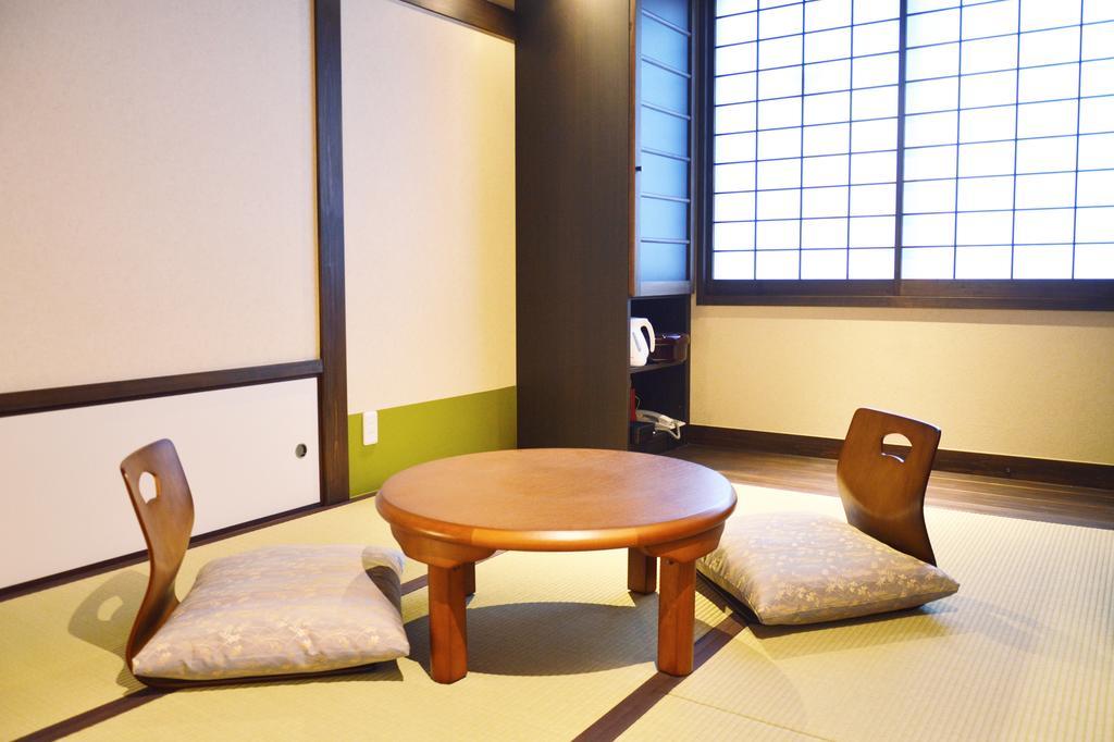 Standard Zweibettzimmer im japanischen Stil mit Dusche