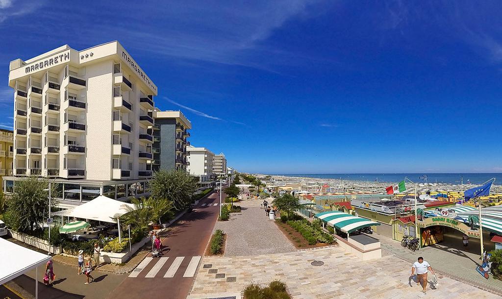 Quadruple Room with Partial Sea View