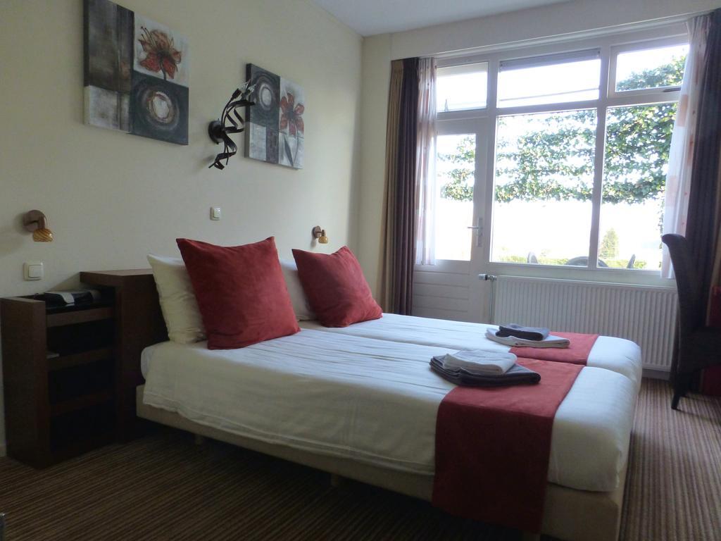 Grote Kamer met 2 Bedden