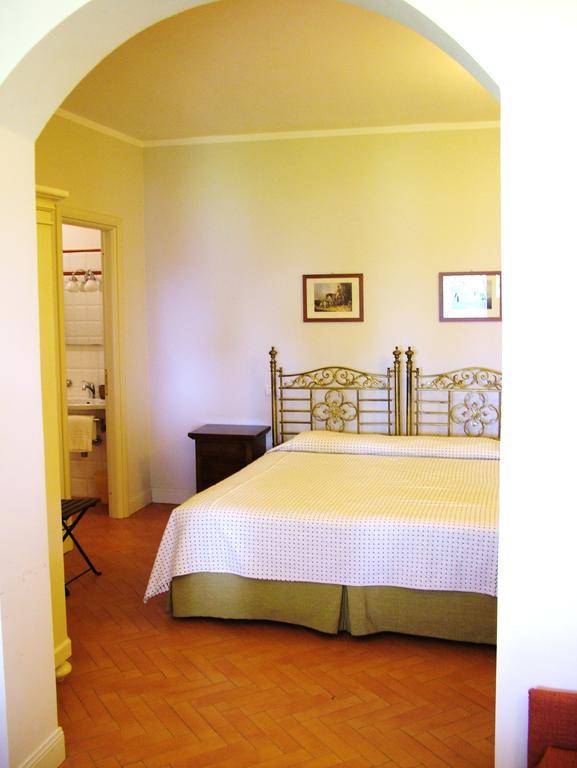 Executive King Partial Sea View with Balcony, Lounge Access, Breakfast, Refreshments & Evening drinks and Canapés