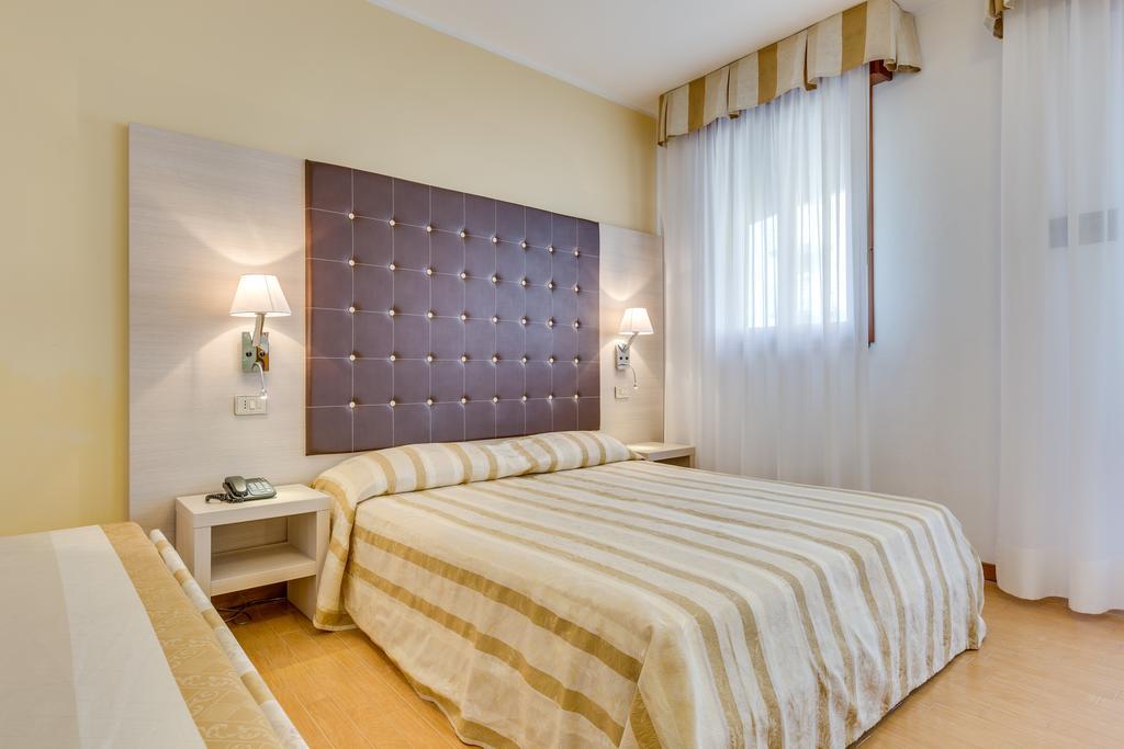 Triple Room,422157543:JPEG