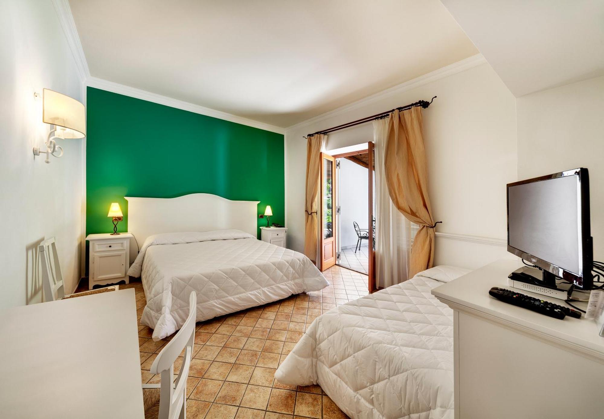 Chambre Triple Classique avec Vue sur Jardin