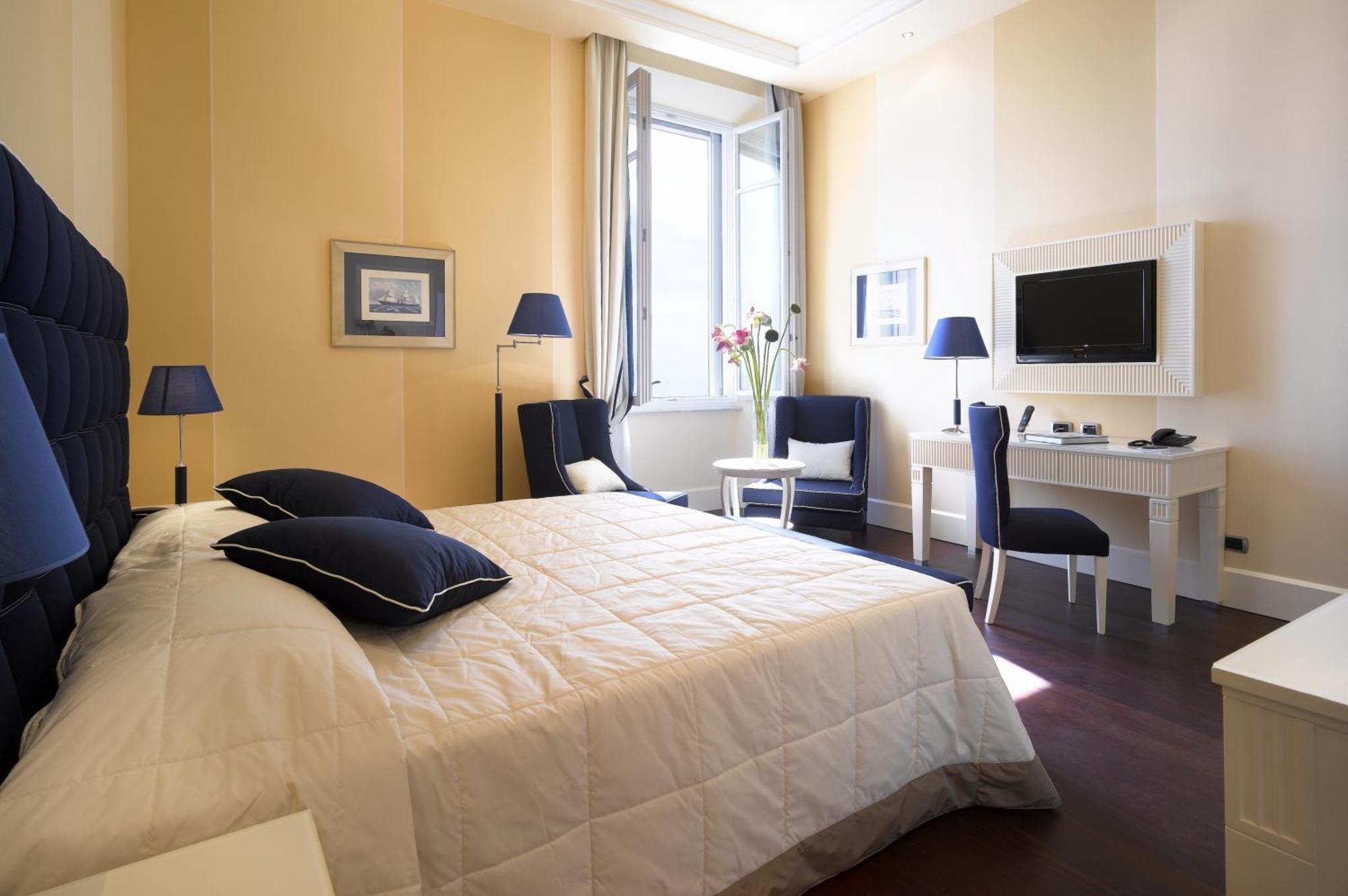 Superior Zimmer mit 2 Einzelbetten/Queensize-Bett und Meerblick