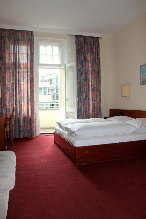 Economy Double Room with Shower,50800525:JPEG