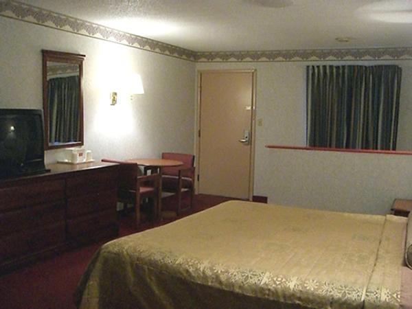 King Room - Non-Smoking