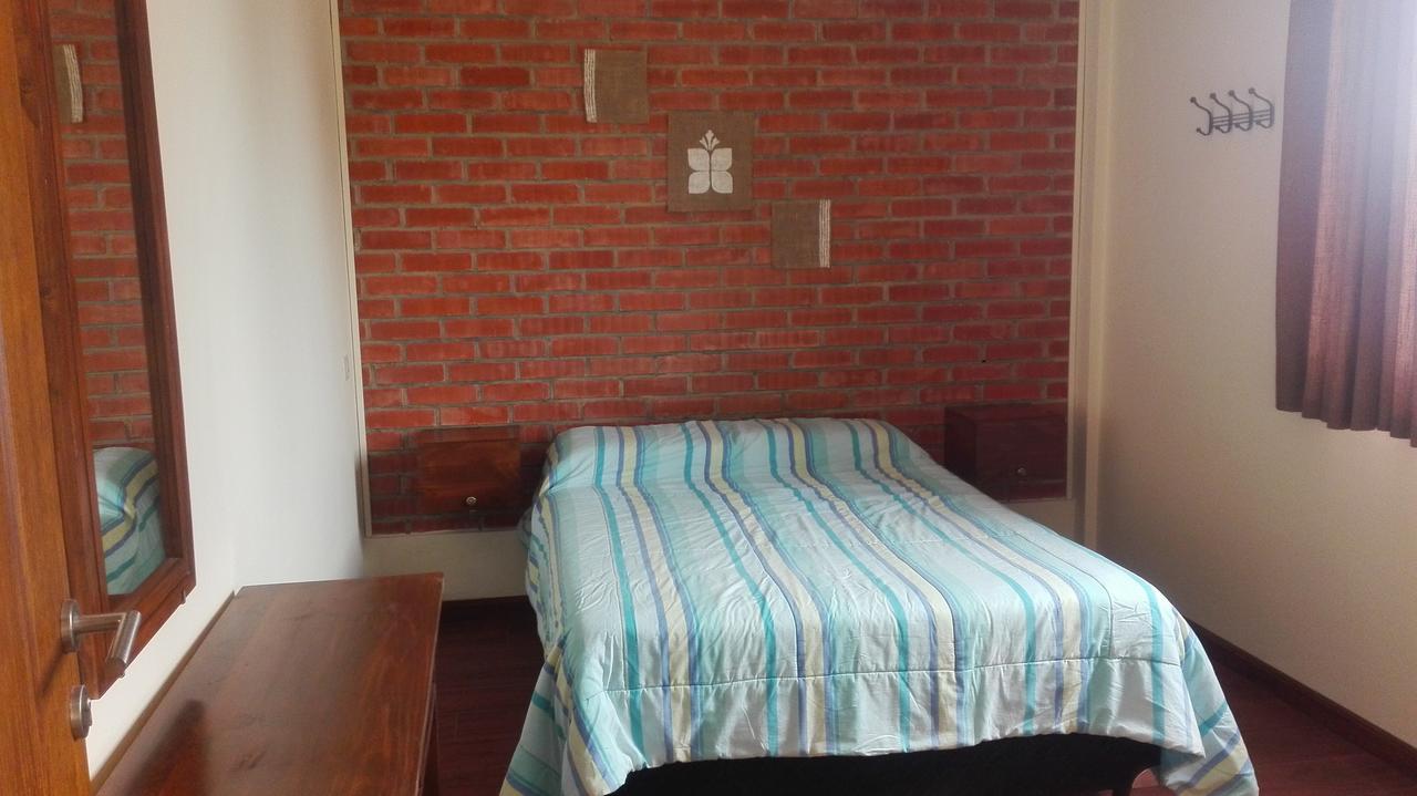 Queen Room with Shared Bathroom,576427098:JPEG