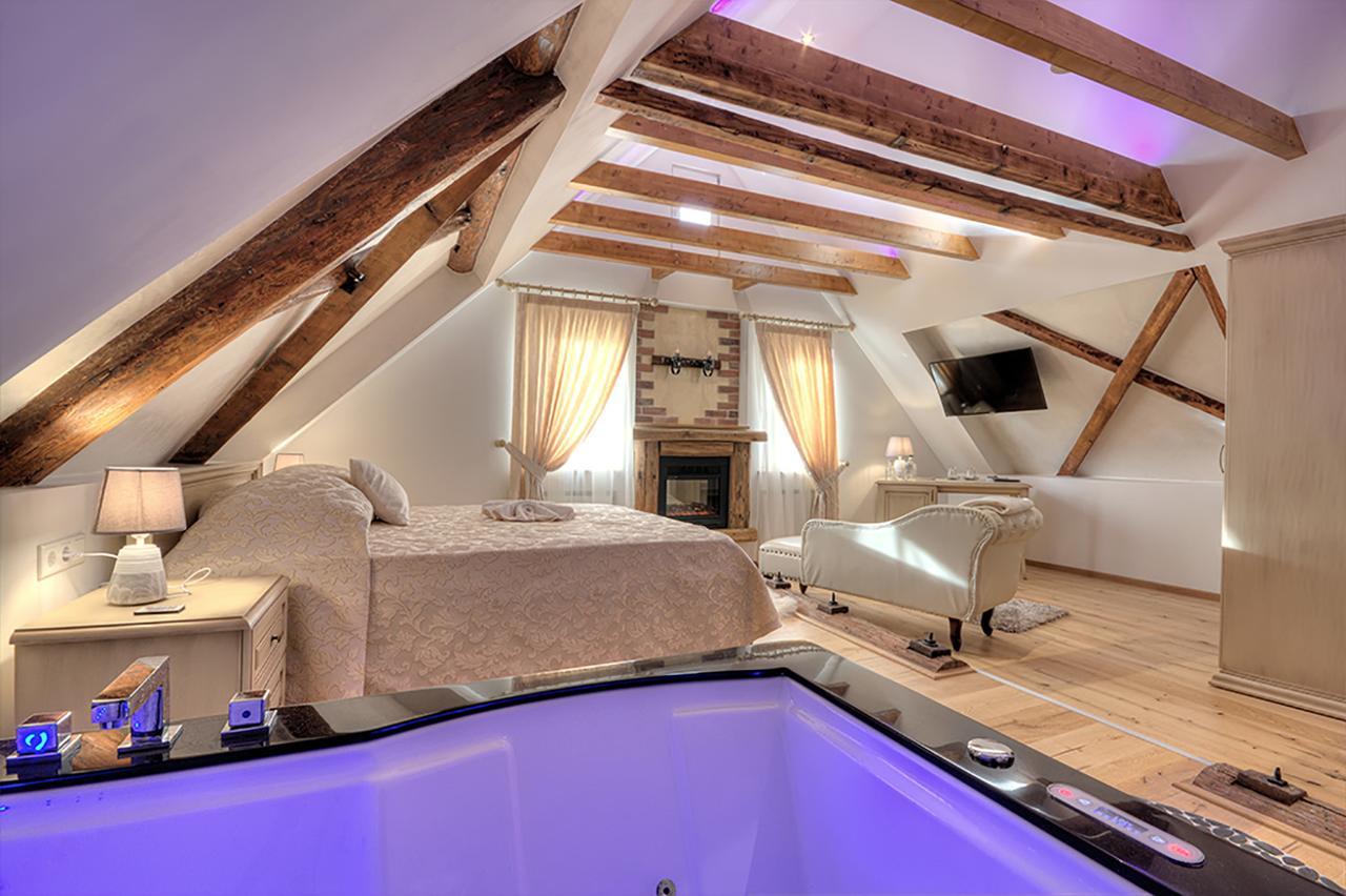 Doppelzimmer Nr. 6 mit Whirlpool
