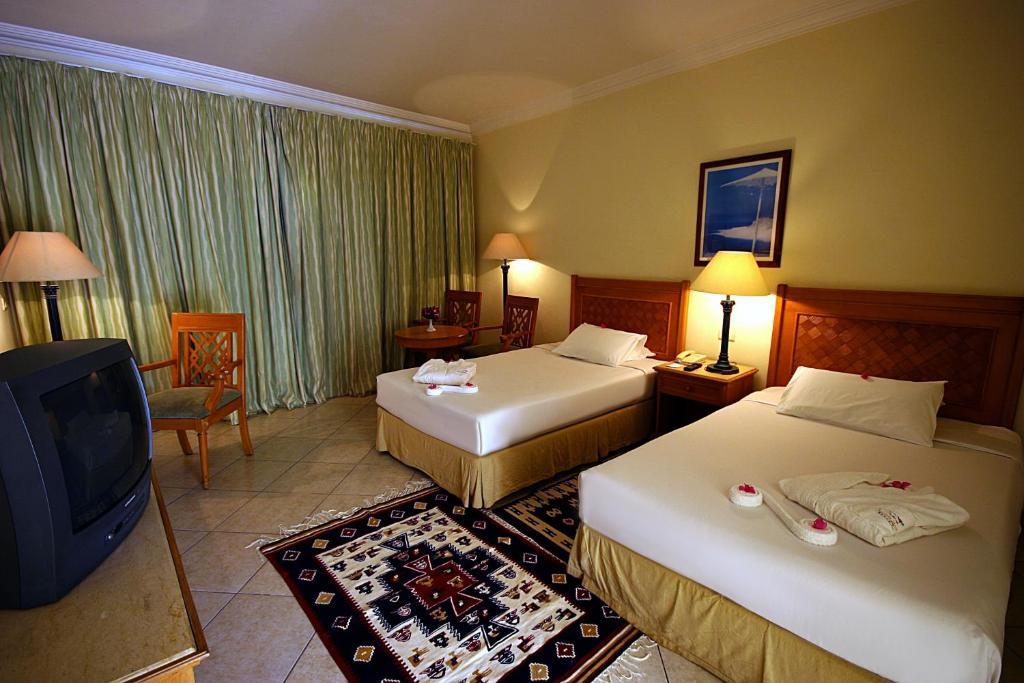 Deluxe Double or Twin Room with Pool View