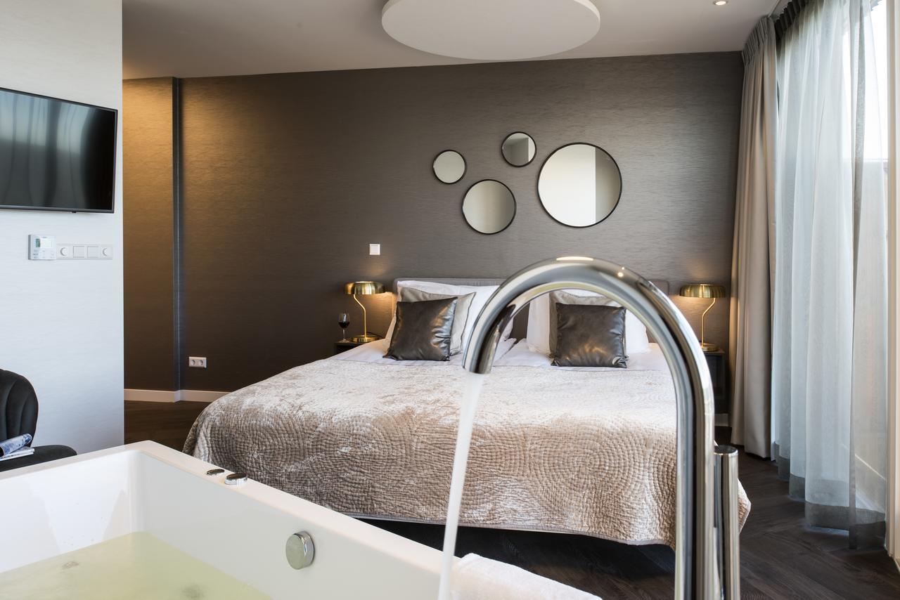 Deluxe Suite met Balkon en Uitzicht op Zee
