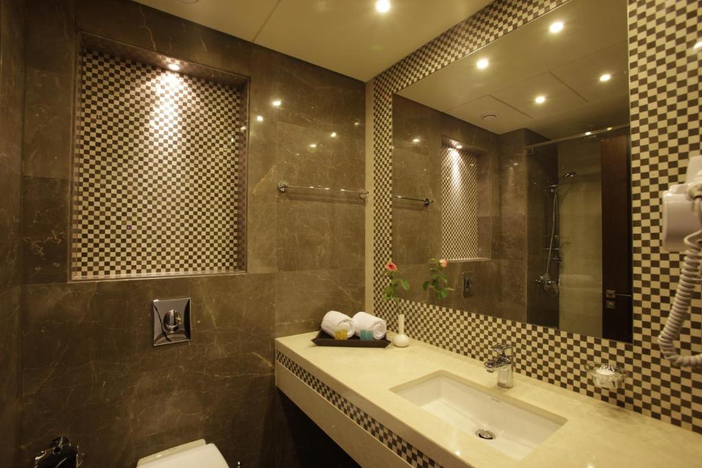 Familiensuite mit 2 Schlafzimmern, Meerblick und Balkon