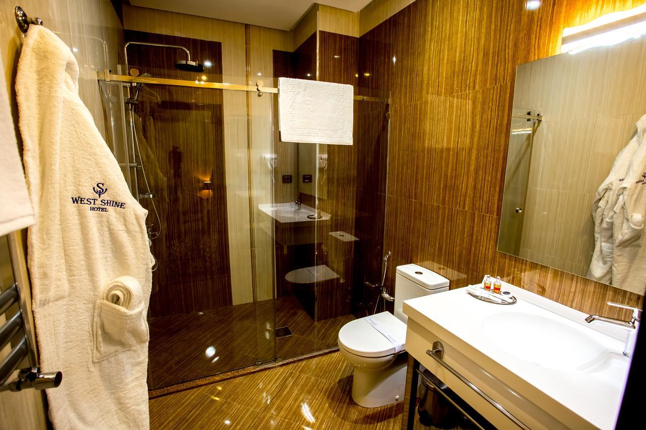 Deluxe Triple Room,1223193211:JPEG