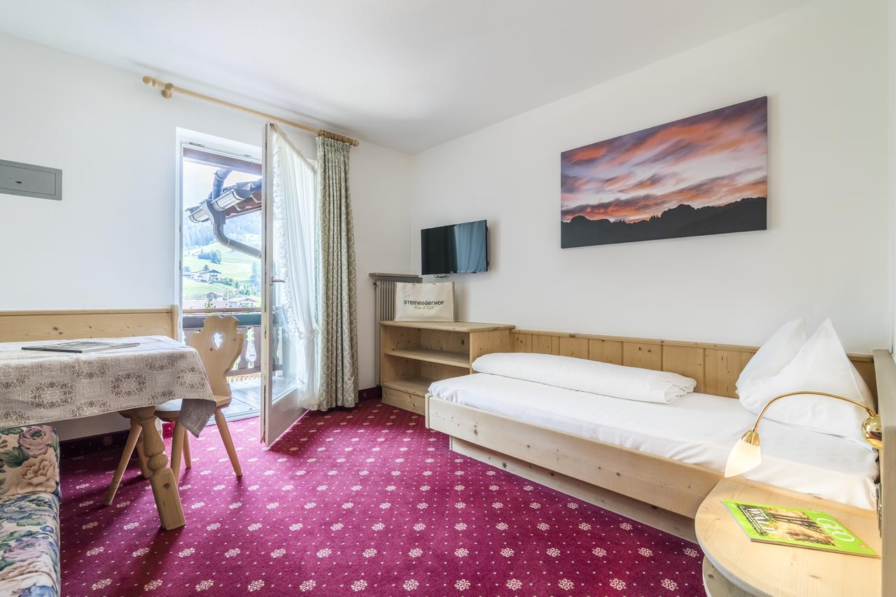 Einzelzimmer mit Balkon