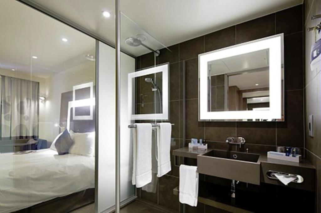 Quarto Superior Premium com Cama Queen-size