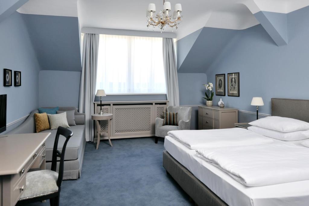 Triple Room,65933611:JPEG