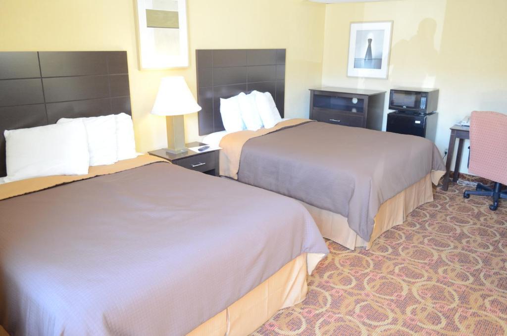 Deluxe Queen Room with Two Queen Beds