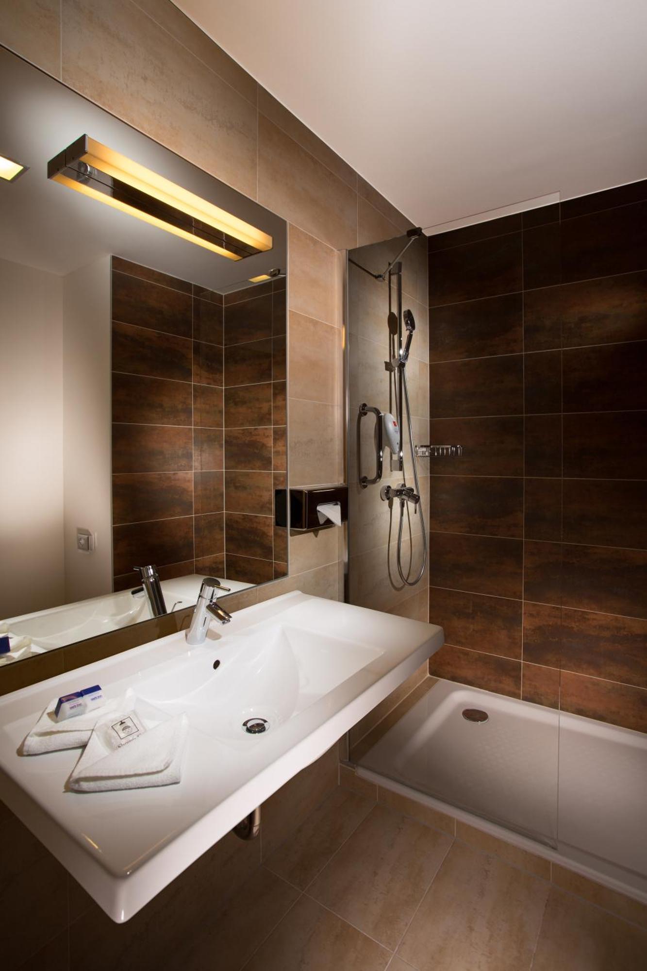 Quarto Standard com Cama de Casal ou 2 de Solteiro