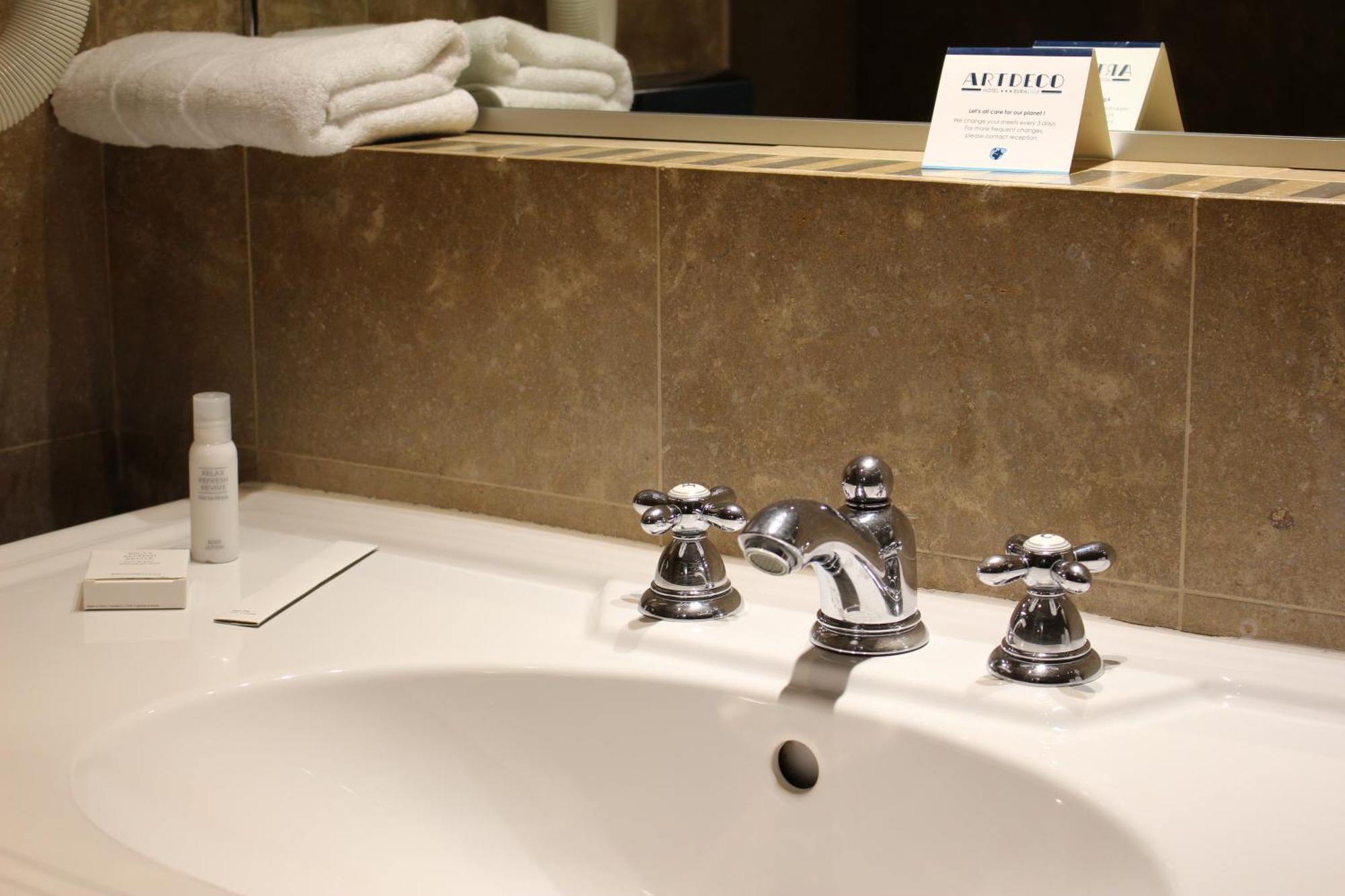 Standard Double Room,60816391:JPEG