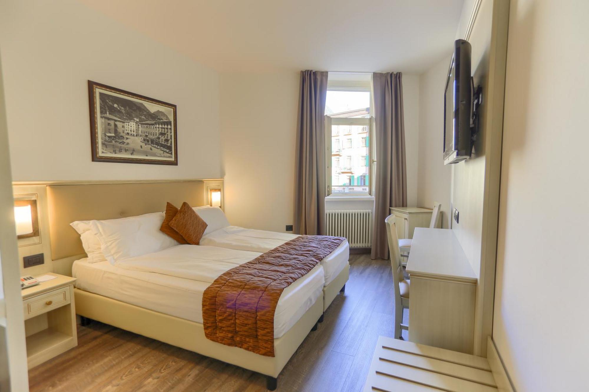 Classic Double or Twin Room,370579597:JPEG