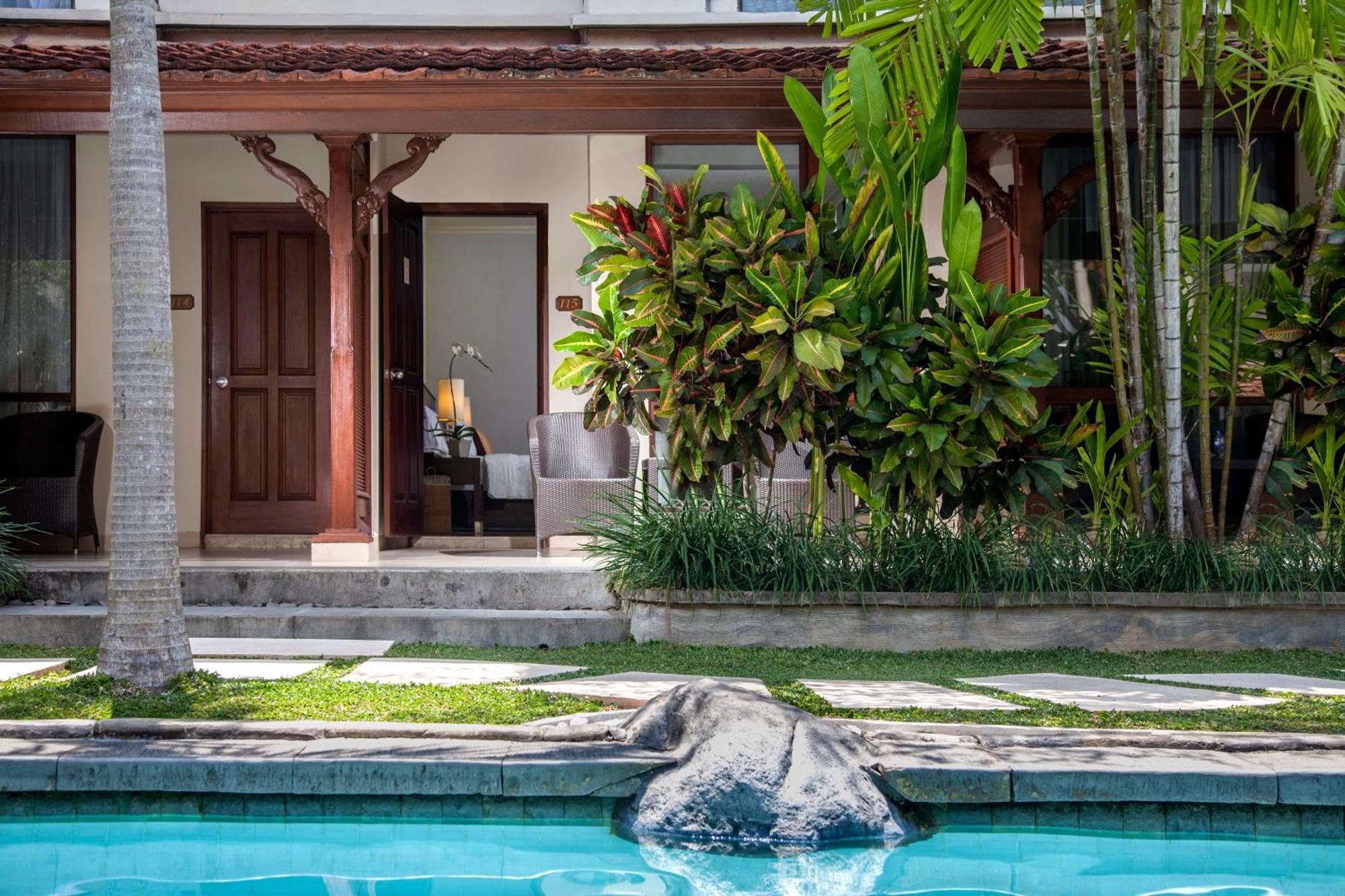 Habitación con acceso a piscina