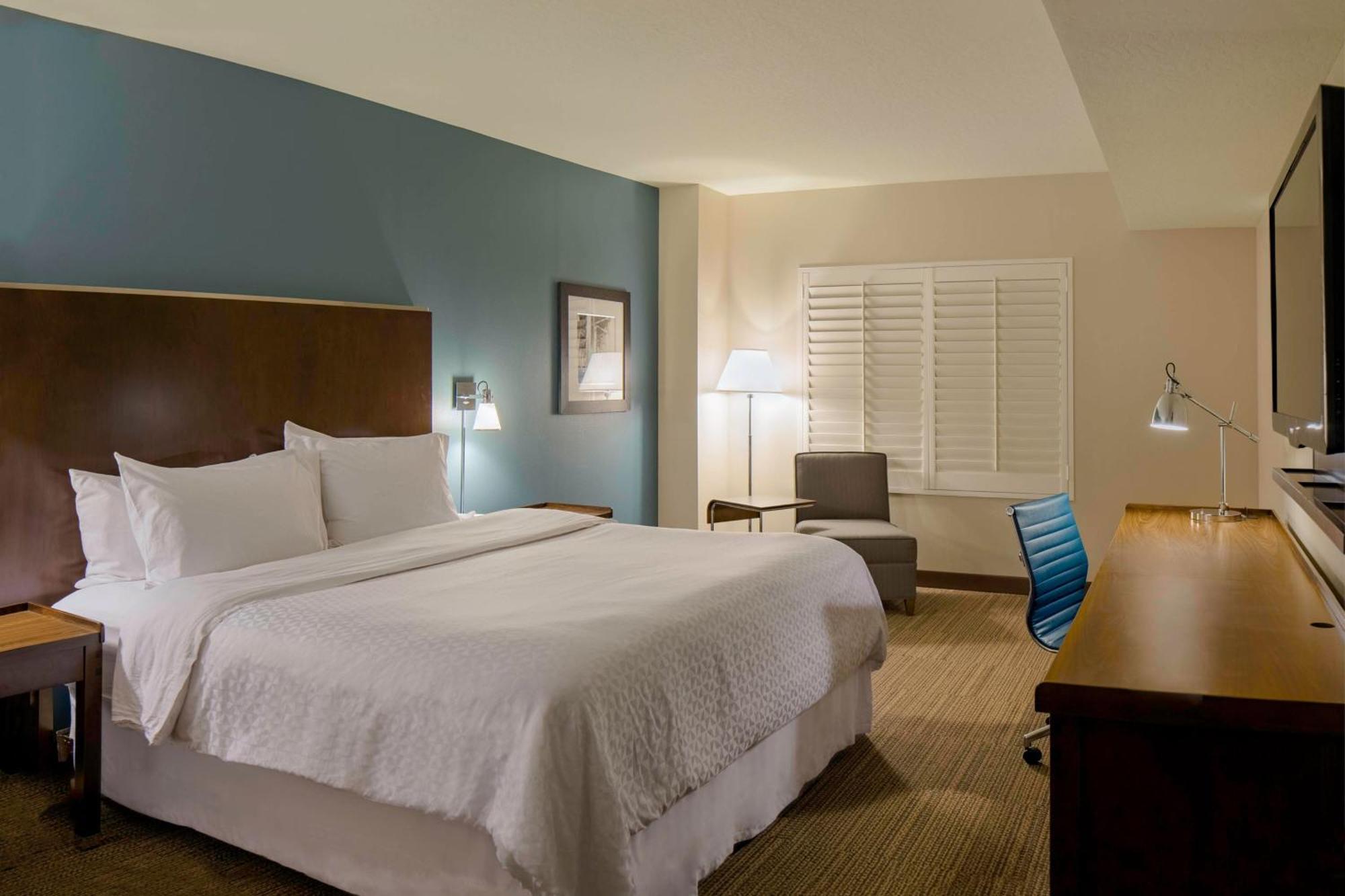 Guest Room 1 King,705705691:JPEG