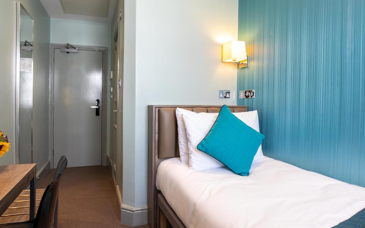 Single Room,727948288:JPEG