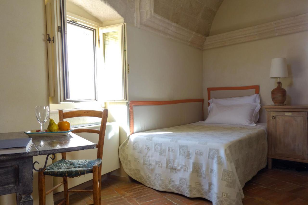 Single Room,1580299935:JPEG