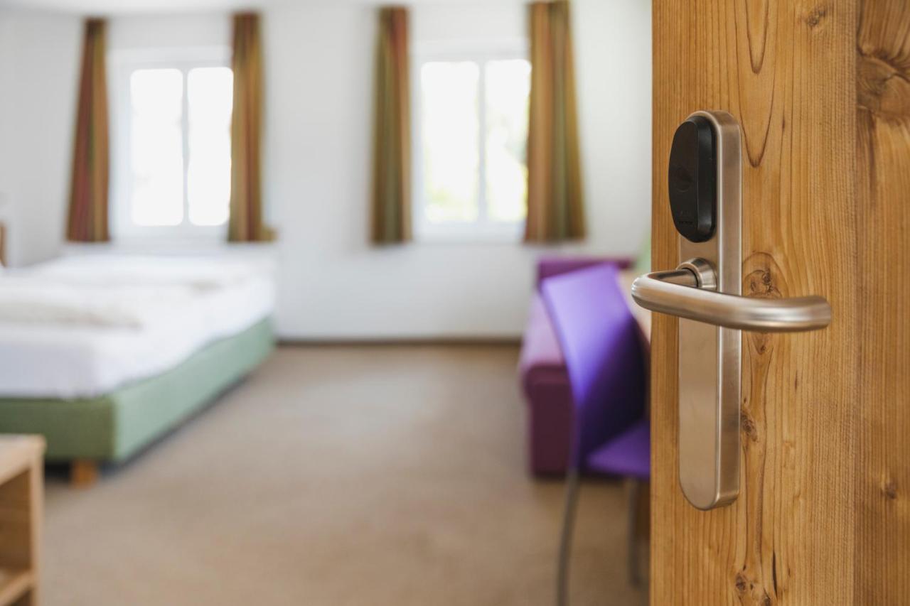 Doppel- oder Zweibettzimmer