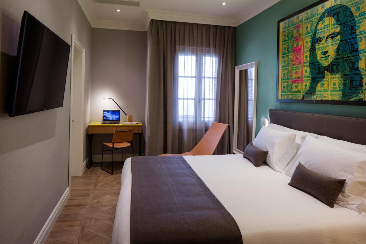 Quarto Deluxe com Cama de Casal ou 2 de Solteiro