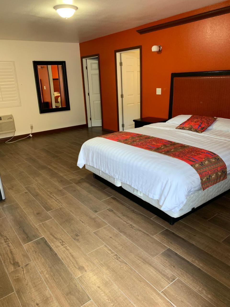Deluxe Suite,626861789:JPEG