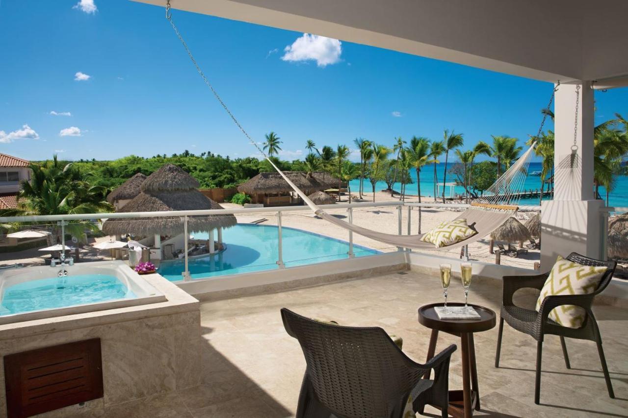Preferred Club Honeymoon Suite