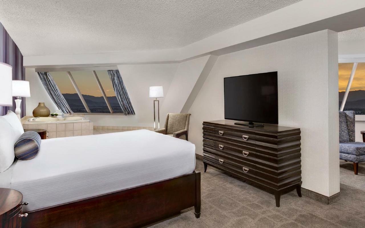 Suite d'Angle Lit King-Size Pyramide