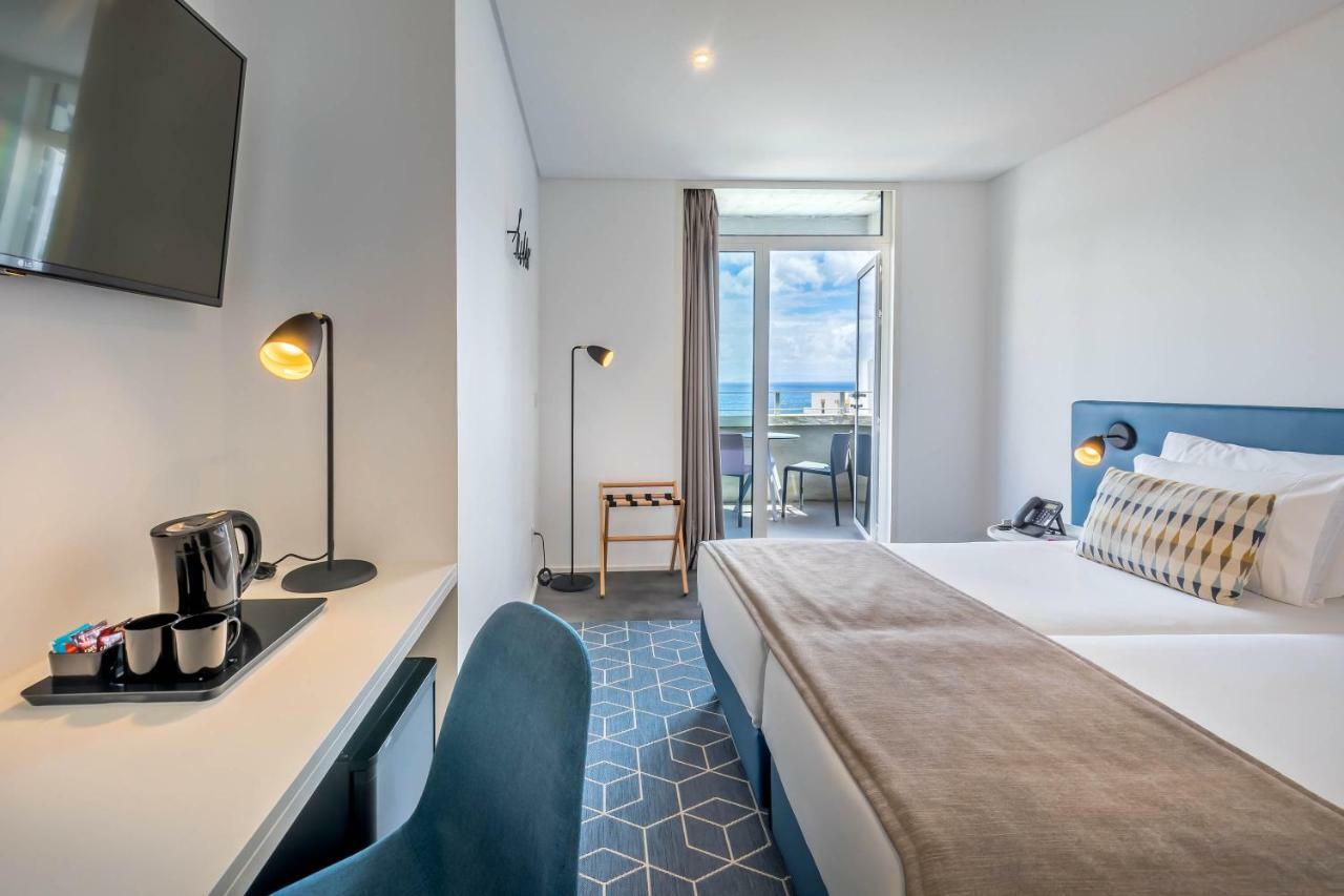 Tweepersoonskamer met 1 of 2 Bedden en Uitzicht op Zee