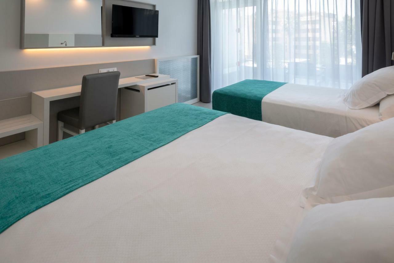 Triple Room with Pool View,1436402032:JPEG