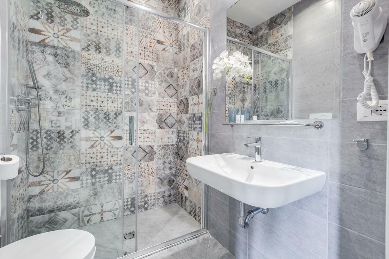 Junior Suite Spa Bath