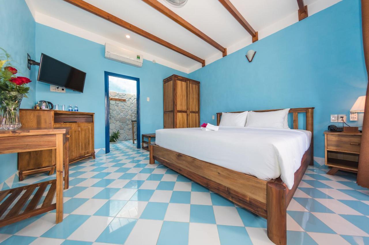 Deluxe Bungalow