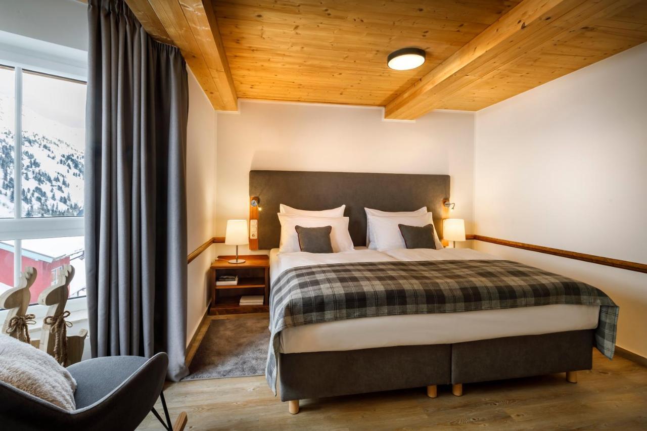Suite for 4+1