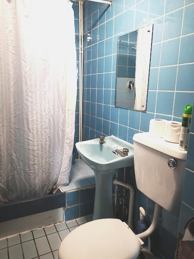 Einzelzimmer mit Gemeinschaftsdusche und -WC - ohne Fenster