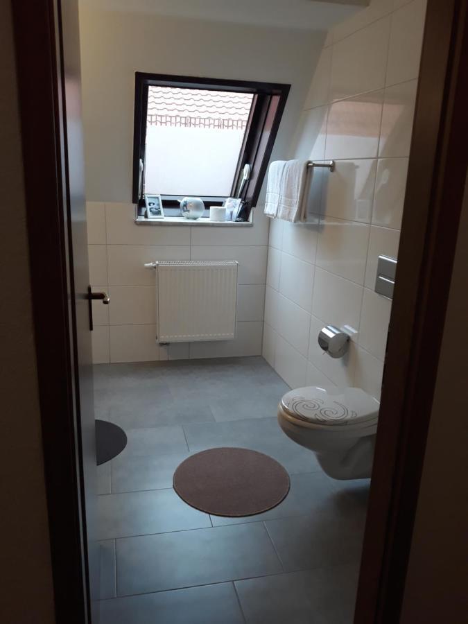 Dreibettzimmer mit Bad