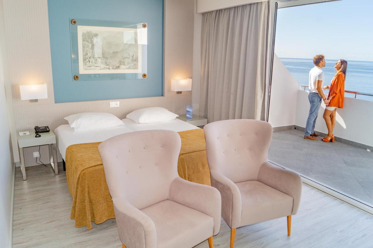 Deluxe Doppel-/Zweibettzimmer mit Meerblick