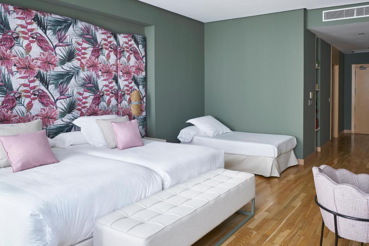 Chambre Double avec Lit d'Appoint (3 Adultes)
