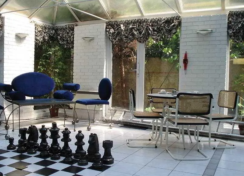 Kensington International Inn-1