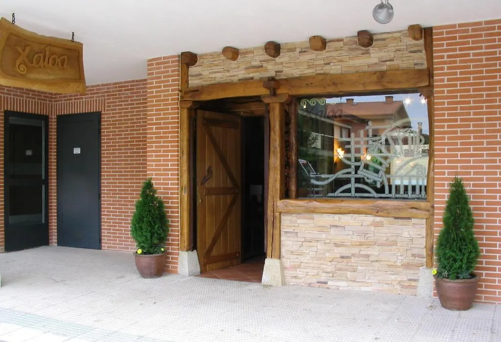 Hostal Xaloa Orio-1